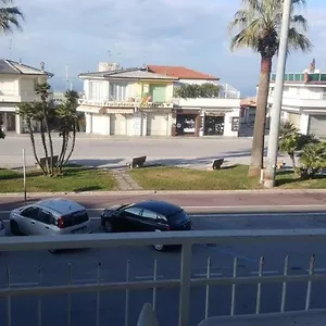 Monolocale Lungomare Viareggio