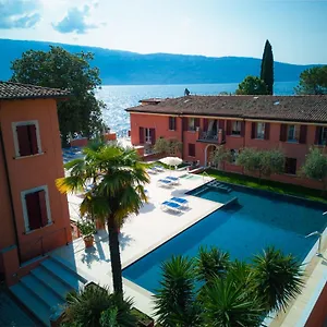 Bogliaco Hotel