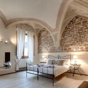 mamo-florence-calzaiuoli-apartment.it-tuscanyhotel.com/