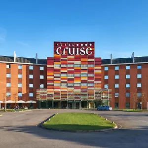 Cruise Hotel