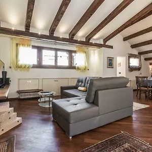 https://ca-lauretta.hotelinveneto.com